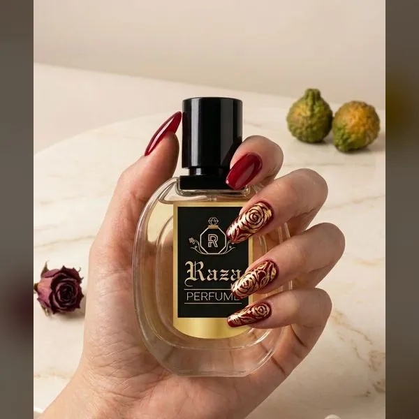 Collection Oud, shown in a Raza house bottle